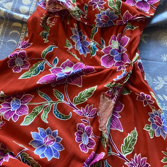 F21 • Floral Open Shoulder Wrap Dress - Picture 5 of 14